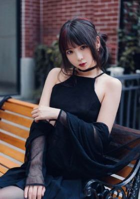 金梅瓶2