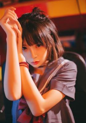 女同学3